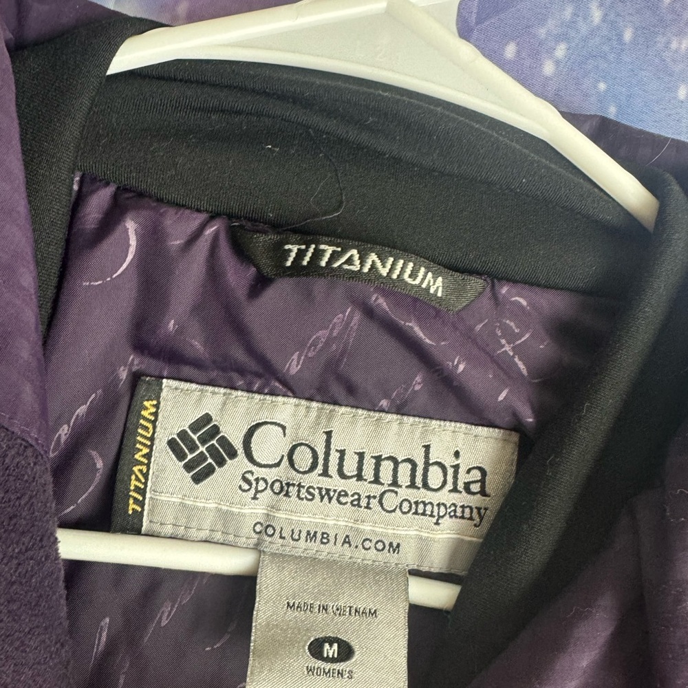 Women’s Columbia jacket - Picture 2 of 4